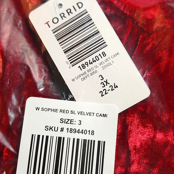 ❤️NWT VINTAGE TORRID CAMI - RED VELVET SWING TANK - CHRISTMAS HOLIDAY PLUS SIZE - Picture 9 of 12